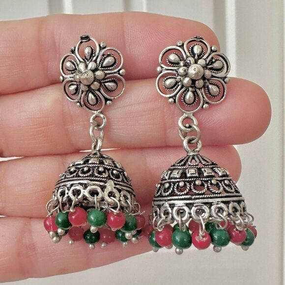 Silver tone green and red beaded Jhumkas Indian earrings - Picture 1 of 9